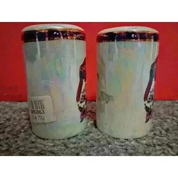 Honduras Vintage  Salt & Pepper Shakers Souvenir Collectors Item Kitchen Decor - Picture 2 of 7